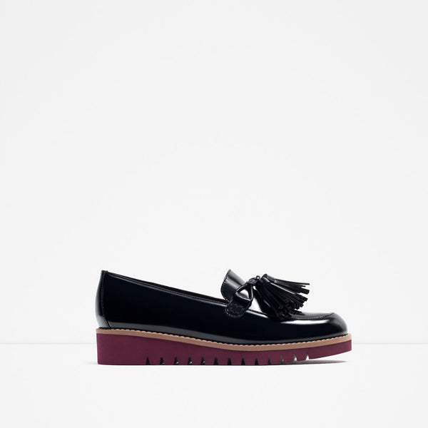 TASSELLED LOAFERS WITH CONTRAST SOLE