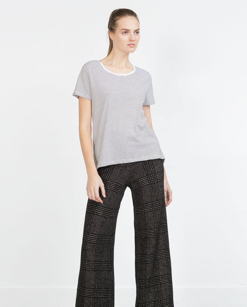 T-SHIRT WITH ASYMMETRIC HEM